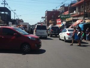 Municipalidad de Asunción advierte que prohibirá feria de permisionarios del Mercado 4 · Radio Monumental 1080 AM