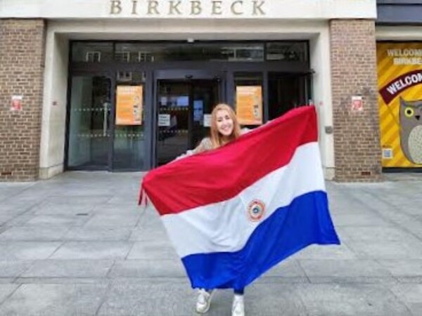 Diario HOY | Paraguaya recibe el Premio Diana por destacable labor social