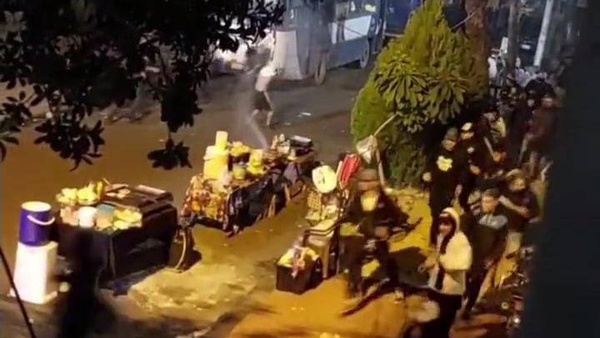 Crónica / [VIDEO] Le llueven las críticas a la “Barra del 79” de Olimpia