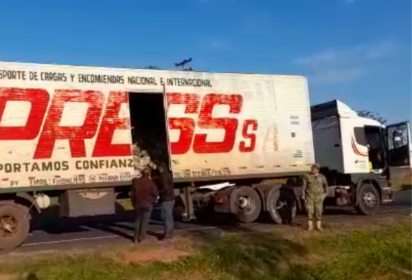 "Piratas del asfalto" robaron mercaderías de un camión de encomiendas en San Pedro - Megacadena — Últimas Noticias de Paraguay