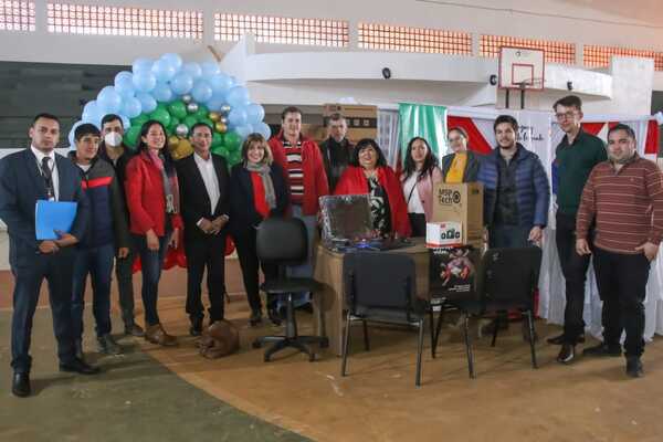 Codeni de Capitán Miranda reciben equipos informáticos y muebles de parte del Ministerio de la Niñez y Adolescencia
