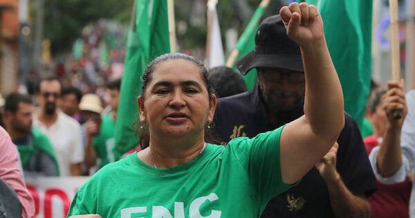 La Nación / Campesinos marcharán por detención de 9 mujeres en desalojo en Caaguazú