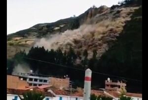 Imágenes sensibles: Avalancha sepulta parte de una comunidad en Perú - Mundo - ABC Color