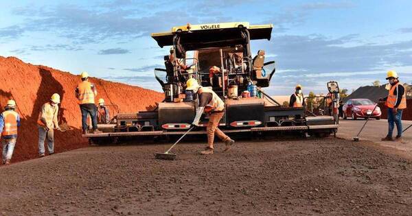 La Nación / Presidente se jacta de obras, mientras adeuda US$ 400 millones a constructoras