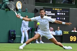 Novak Djokovic se pega un paseo y avanza a octavos de Wimbledon