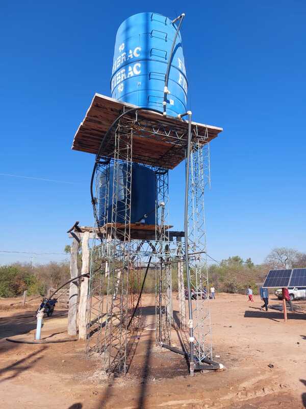 Instalación de sistemas de agua a través de paneles solares en comunidades como Pycasu, Siracua, Ñu Guazu y Loma