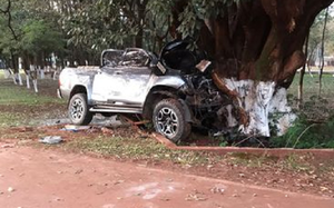 Un fallecido tras choque contra un árbol en Salto del Guairá - Noticiero Paraguay