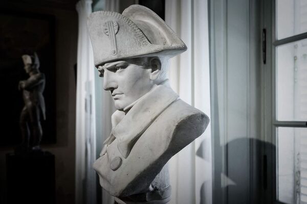 El busto de un anónimo era en realidad el del joven Napoleón - Ciencia - ABC Color