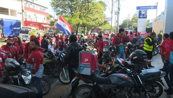 VIDEO: Deliverys exigen reajuste de tarifa y denuncian despidos arbitrarios - Nacionales - ABC Color