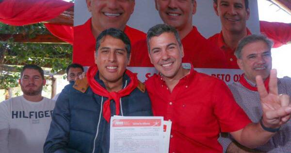 La Nación / Joven ovetense deja la oposición para afiliarse a la ANR y apoyar la candidatura de Santi Peña