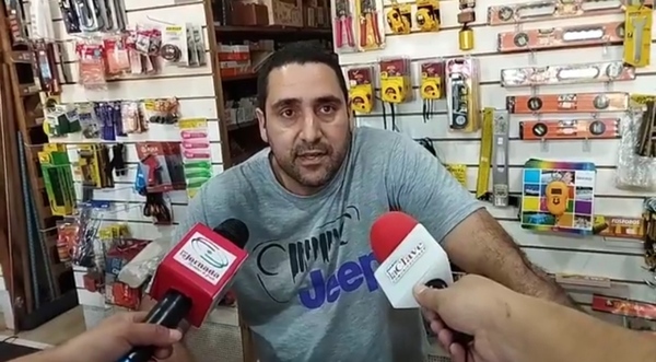 Delincuentes asaltan ferretería y llevan dinero y celulares - Noticde.com