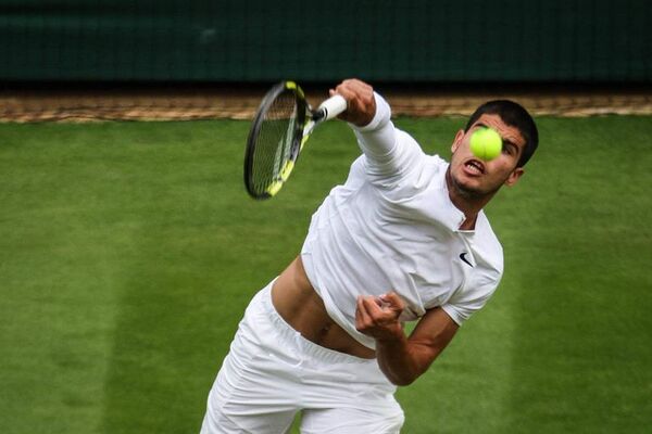 Alcaraz, como un rayo a octavos en Wimbledon - Polideportivo - ABC Color