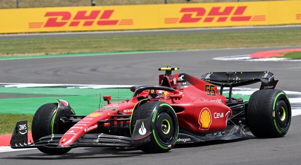 Diario HOY | Carlos Sainz logra en Gran Bretaña la primera 'pole position' de su carrera