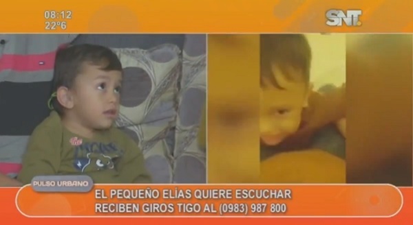 Padres de niño con sordera piden la ayuda de la ciudadanía