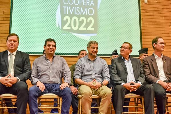 Presidente alienta a cuidar el modelo productivo y democrático en acto con cooperativistas - .::Agencia IP::.