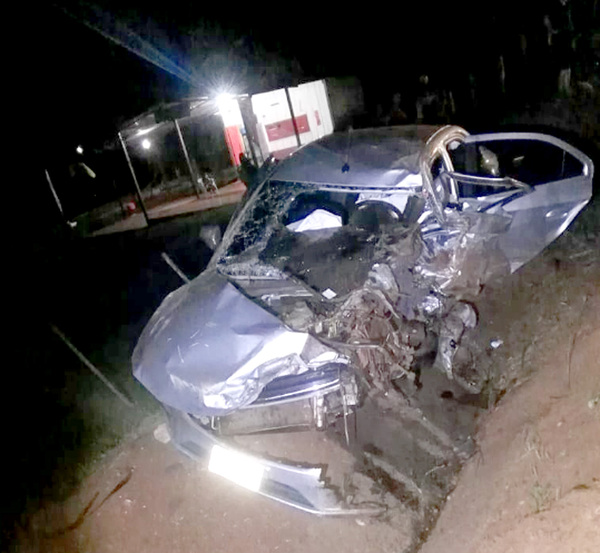Accidente frontal entre automóviles deja dos fallecidos y tres heridos - La Clave