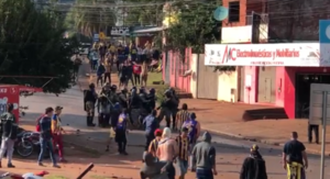 Versus / Barras de Luqueño protagonizan otro violento episodio en la Intermedia - Paraguaype.com