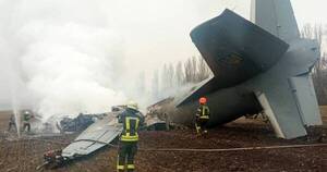 La Nación / Cuatro muertos al estrellarse un avión en el sur de Argentina