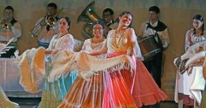 La Nación / Cuatro nuevas docentes de danza mostraron parte de la realidad nacional con mucho baile