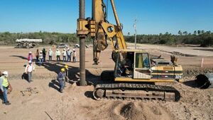 Colocan el primer pilote para el tercer puente al Brasil