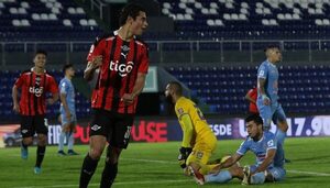 Versus / ¡A ritmo de campeón! Libertad se despidió del torneo goleando a Resistencia - Paraguaype.com