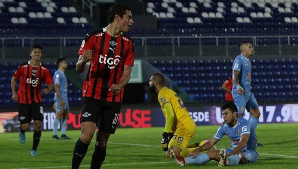 Versus / ¡A ritmo de campeón! Libertad se despidió del torneo goleando a Resistencia - Paraguaype.com