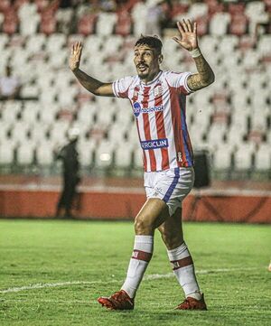Doblete de Franco para el Náutico en Brasil - Fútbol - ABC Color