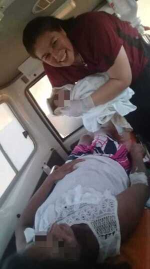 Parto en ambulancia con resultado exitoso en Itakyry - La Clave