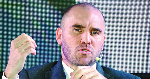 La Nación / Ministro de Economía de Argentina renuncia