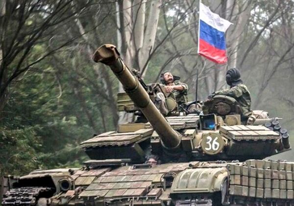 Rusia dice haber rodeado la última gran ciudad bajo control ucraniano en Lugansk, pero Kiev lo niega