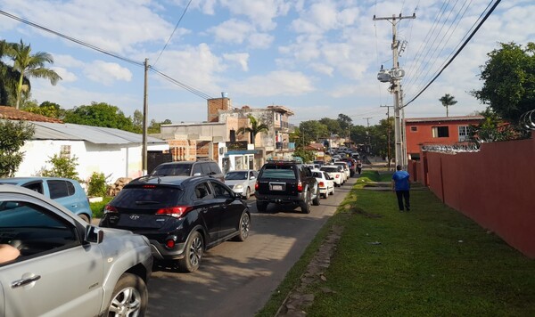 Masiva concurrencia de simpatizantes del Rally genera largas filas para ingreso al autódromo - Megacadena — Últimas Noticias de Paraguay