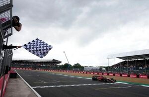 Carlos Sainz logró en Gran Bretaña su primera victoria en la Fórmula 1 en la mejor carrera del año