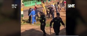 Cambyretá: Barras de Luqueño causaron destrozos, se detuvieron a 68 personas. - SNT