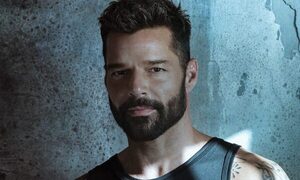 Policía prohíbe a Ricky Martin acercarse a su pareja por violento, ndaje