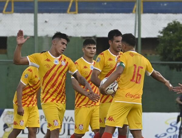 12 de Octubre vs. General Caballero JLM: el general se despidió con su mejor versión - Fútbol - ABC Color