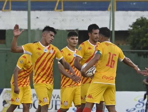 12 de Octubre vs. General Caballero JLM: el general se despidió con su mejor versión   - Fútbol - ABC Color