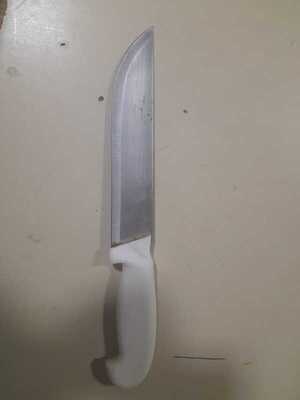 Hombre hiere con un cuchillo en el cuello a su vecino - La Clave