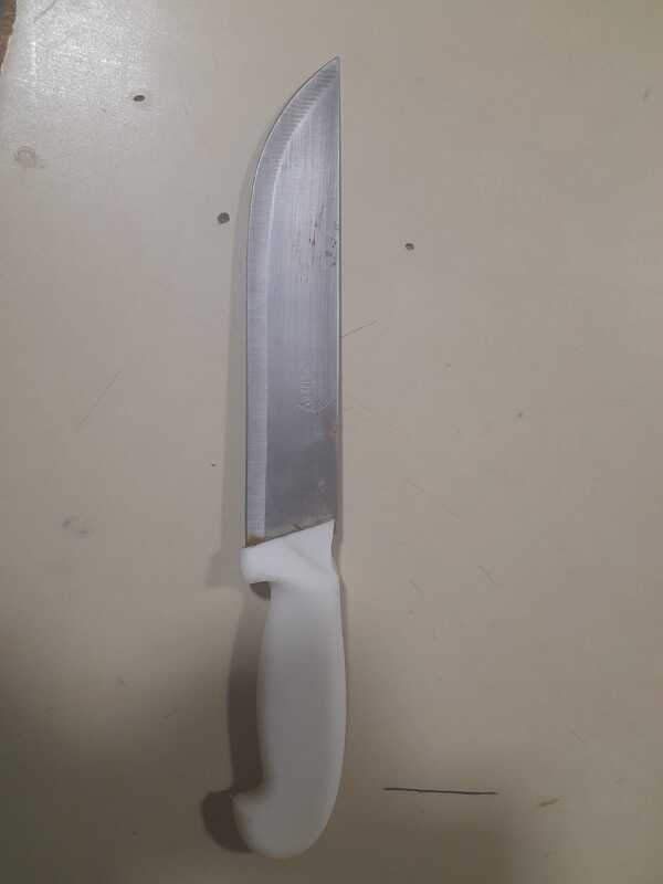 Hombre hiere con un cuchillo en el cuello a su vecino - La Clave