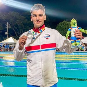 Bolivarianos 2022: Natación con oro y plata - Polideportivo - ABC Color
