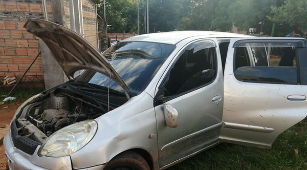 Tres heridos tras balacera entre delincuentes y uniformados - Noticiero Paraguay
