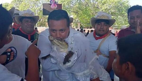 Diario HOY | La verdad detrás del insólito matrimonio entre un alcalde de México y una lagarto hembra