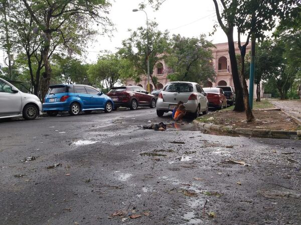 Plazas históricas de Asunción pasarán a ser administradas por el Congreso Nacional - Política - ABC Color