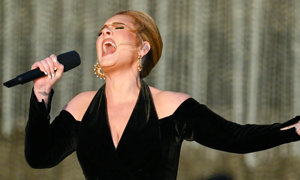 Adele reúne a su ex esposo y a su nuevo novio en su último concierto