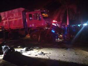 TRIPLE CHOQUE PROTAGONIZADO POR UN CAMION, UN COMISARIO Y UN DIPUTADO - La Voz del Norte