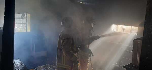INCENDIO CONSUME UNA VIVIENDA EN KM 48 DE TOMÁS ROMERO PEREIRA