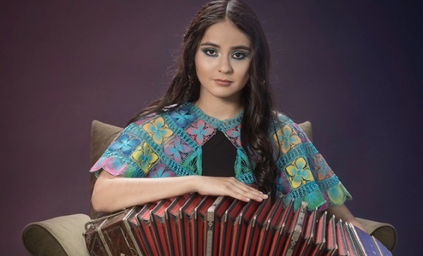 Bandoneonista María Isabel lanza su nuevo material “Siempre Cantar”