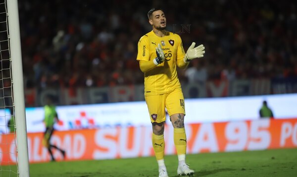 Jean Fernandes, entre los arqueros con más atajadas en la Copa Libertadores