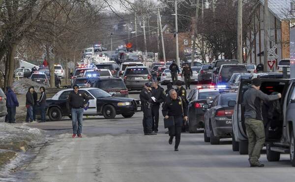 Al menos seis muertos y más de veinte heridos por un tiroteo durante los festejos por el Día de la Independencia en Chicago - .::Agencia IP::.