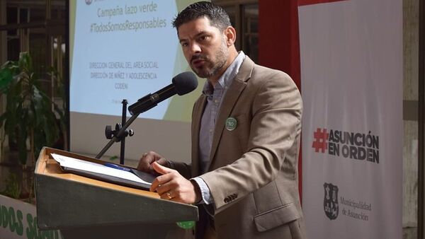 Óscar Nenecho Rodríguez defiende su respuesta a internauta que lo criticó