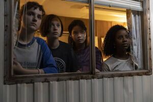 Paper Girls: 4 adolescentes viajan en el tiempo en esta nueva serie que llega a finales de julio